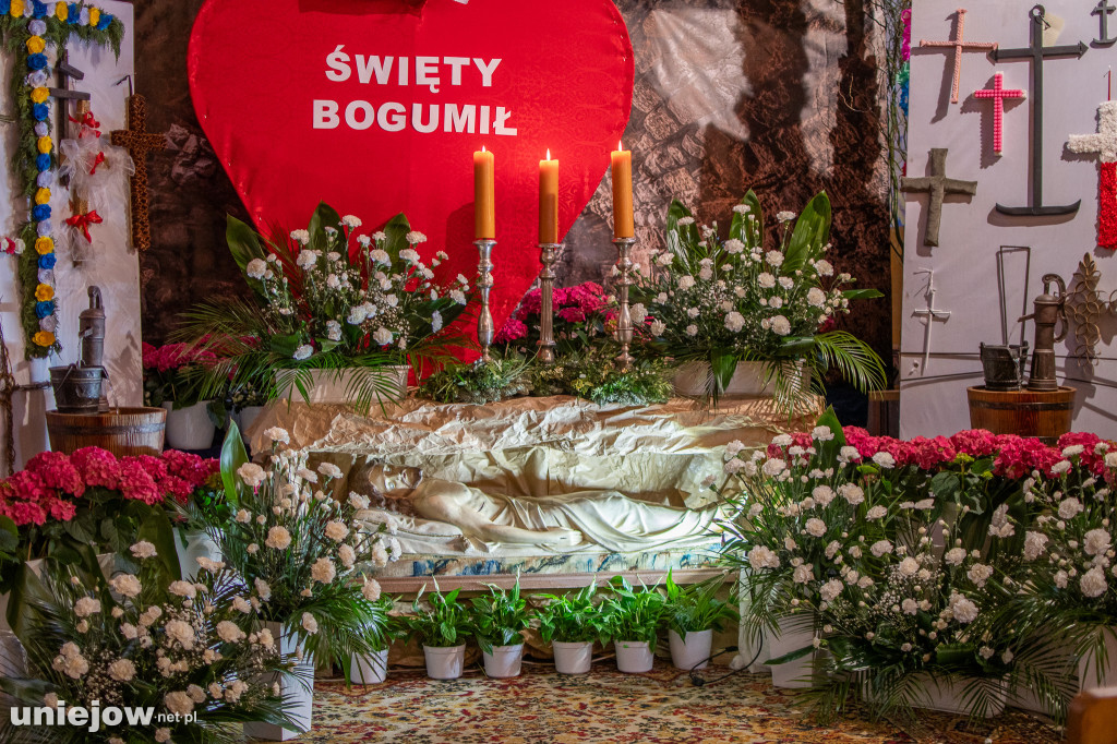 Wielkanoc 2026. Tak wyglądają Groby Pańskie