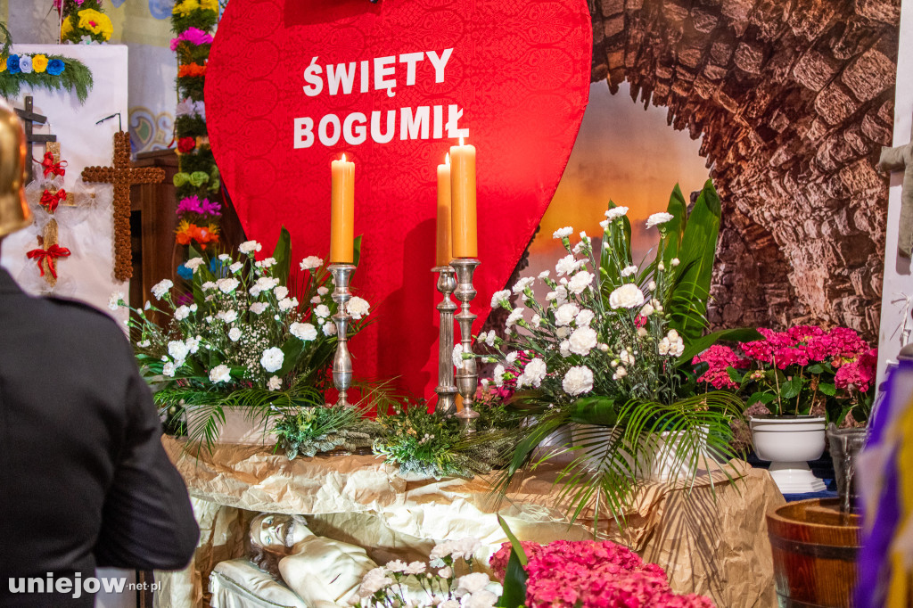 Wielkanoc 2026. Tak wyglądają Groby Pańskie