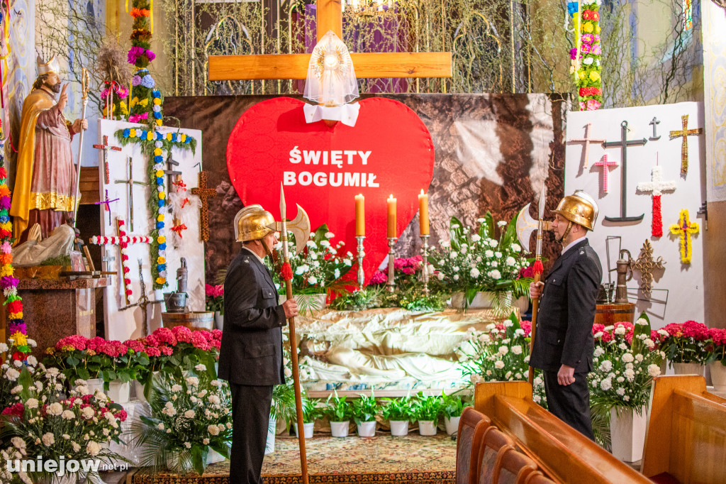 Wielkanoc 2026. Tak wyglądają Groby Pańskie