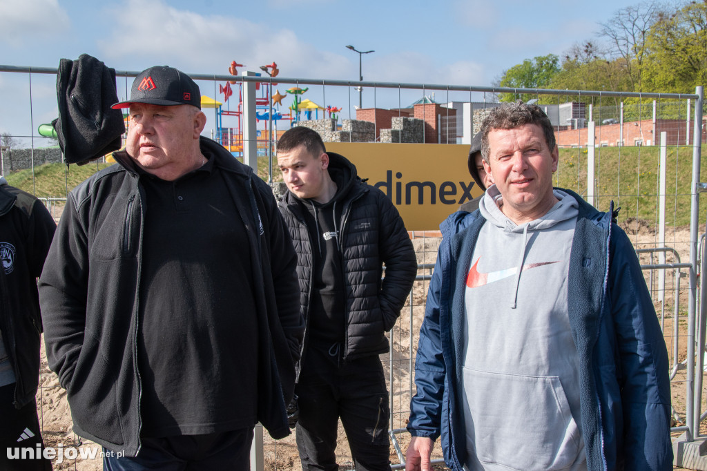 Sprzątanie brzegów Warty w Uniejowie