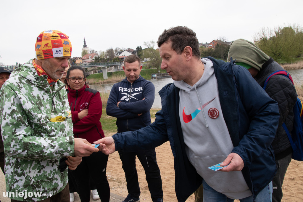 Sprzątanie brzegów Warty w Uniejowie