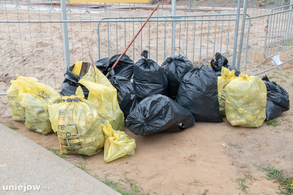 Sprzątanie brzegów Warty w Uniejowie