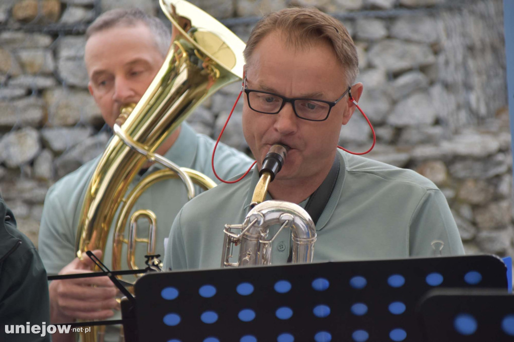 Band Uniejów zagrał koncert przy Termach