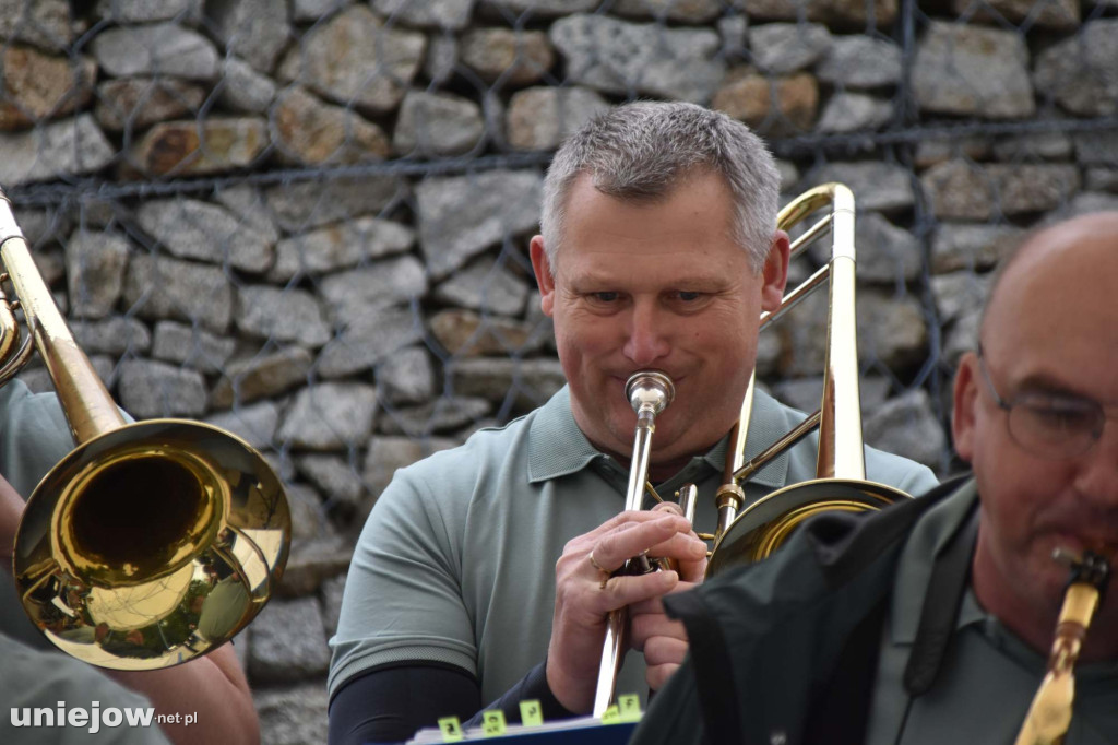 Band Uniejów zagrał koncert przy Termach