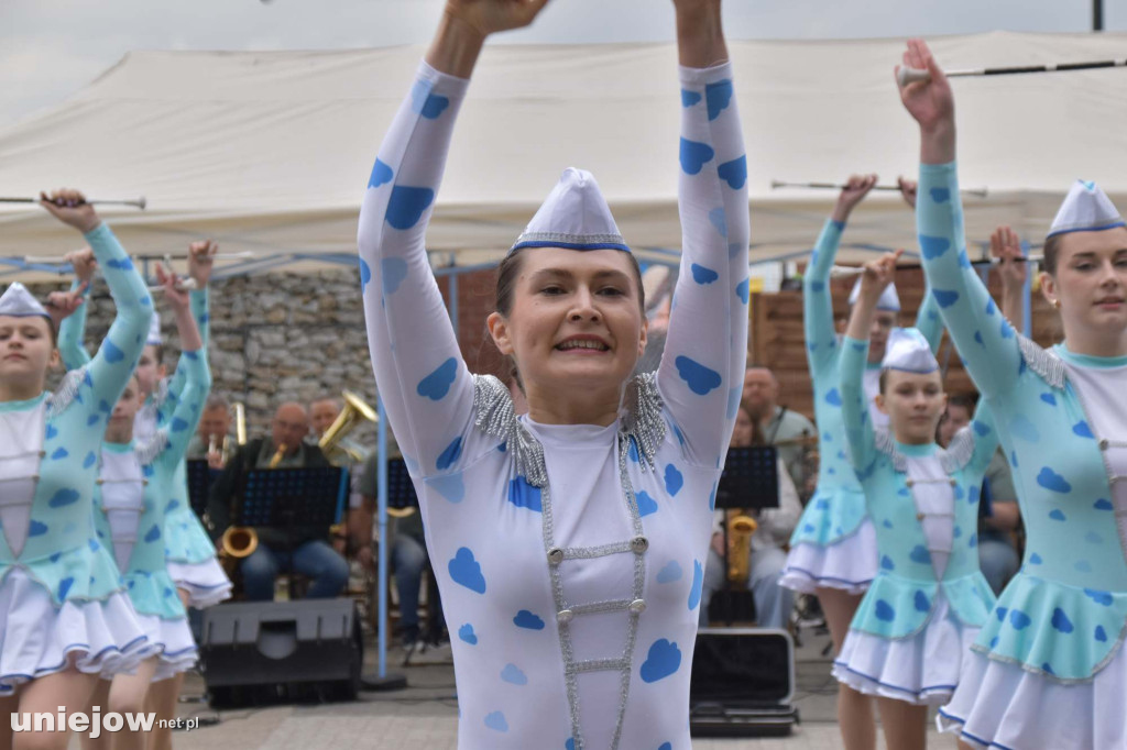 Band Uniejów zagrał koncert przy Termach