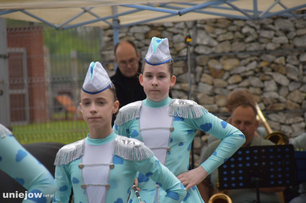 Band Uniejów zagrał koncert przy Termach