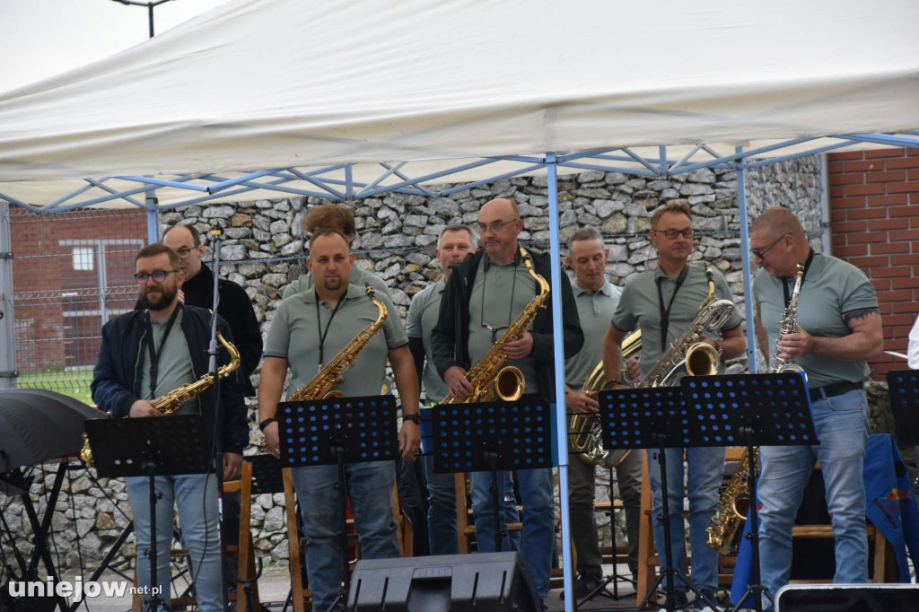 Band Uniejów zagrał koncert przy Termach