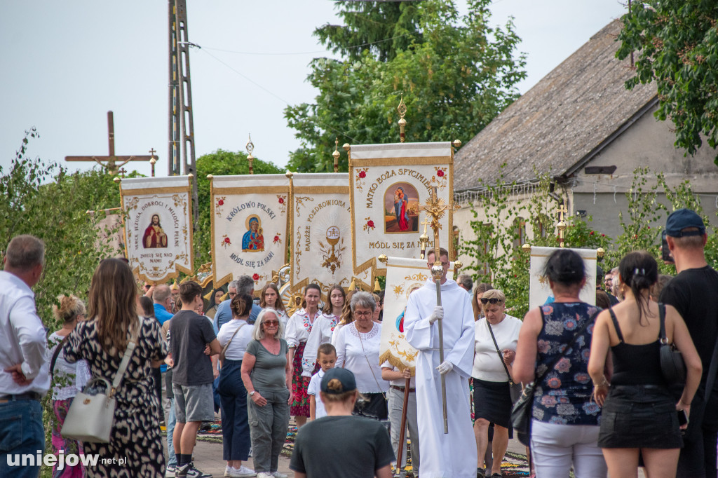 Kwietne dywany i procesja Bożego Ciała Spycimierz