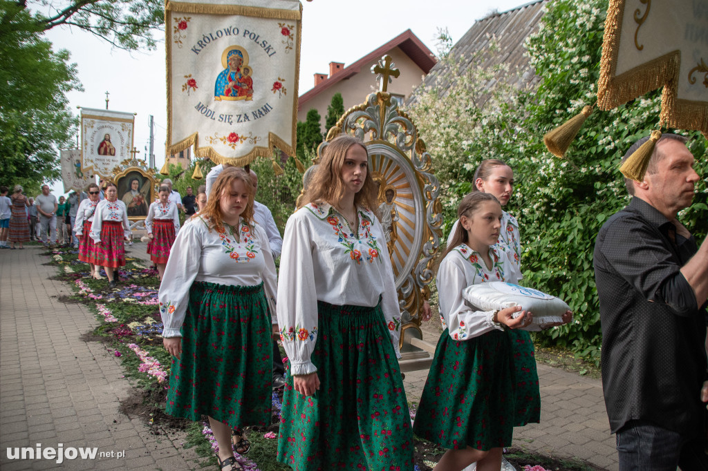 Kwietne dywany i procesja Bożego Ciała Spycimierz