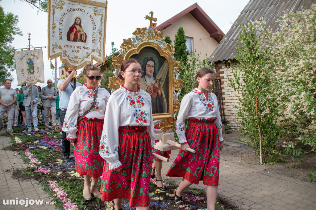 Kwietne dywany i procesja Bożego Ciała Spycimierz