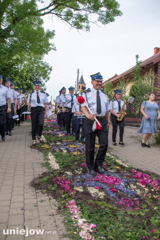 Kwietne dywany i procesja Bożego Ciała Spycimierz