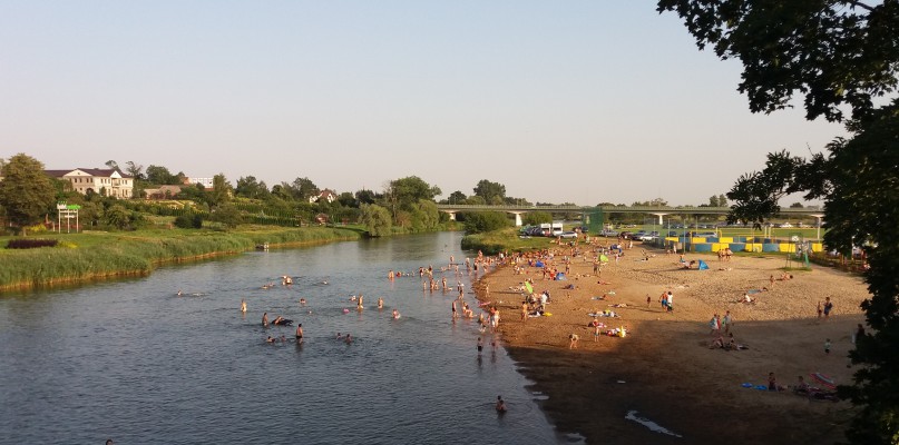 Gorący tydzień wakacji widać było na plaży