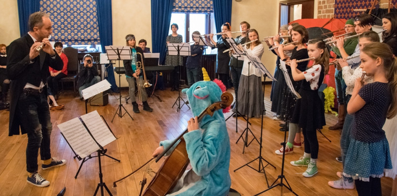 Koncert podsumowujący warsztaty odbył się w sali rycerskiej uniejowskiego zamku.