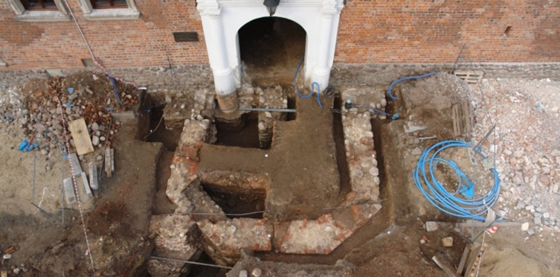 Źródło:  http://archtech.pl
