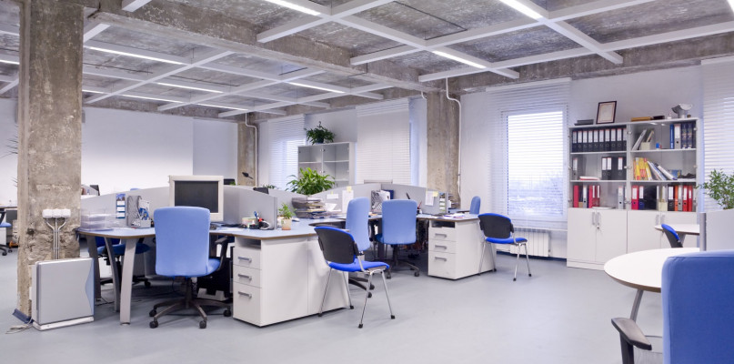 Meble biurowe a wzrost efektywności pracowników - doradza meblowy ekspert z Katowi