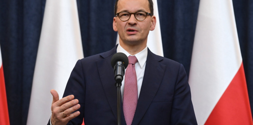 Premier: podjęliśmy decyzję o odwołaniu wszystkich imprez masowych