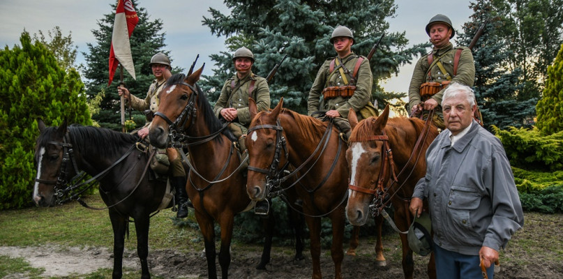 Tradycyjnie w obchodach w Czekaju udział wzięli ułani z Reprezentacyjnego Oddziału Konnego Towarzystwa Byłych Żołnierzy i Przyjaciół 15. Pułku Ułanów Poznańskich