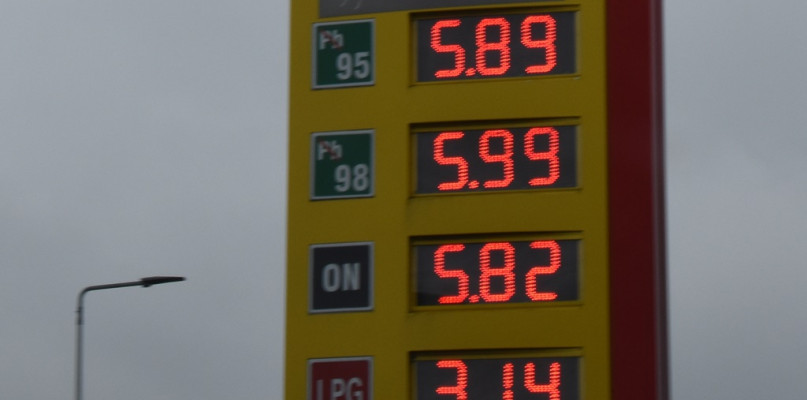 Jest drogo, a będzie drożej! Sprawdzamy ceny paliw w Uniejowie [FOTO]