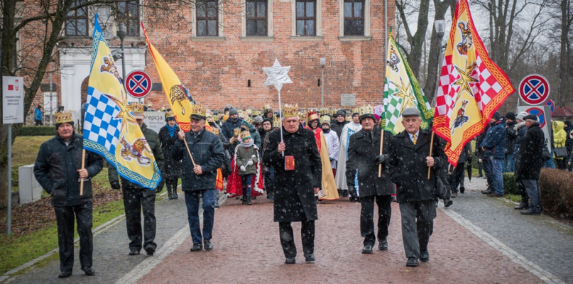 Uniejów. Orszak Trzech Króli po raz siódmy przeszedł ulicami miasta