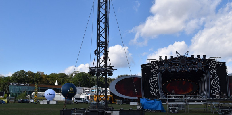 Jakie imprezy w tym roku w Uniejowie?  Zobacz KALENDARZ IMPREZ 2022