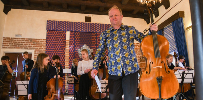 Koncert w zamku podsumowaniem dwudniowych warsztatów "Suzuki" w Uniejowie