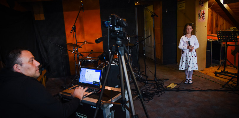 W grupie wokalnej występują młodzi wokaliści w wieku od 6 do 15 lat. 