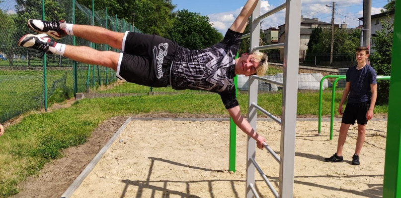Powstał pierwszy w Poddębicach park do street workout!. Fot. Stowarzyszenie LICEALISTA