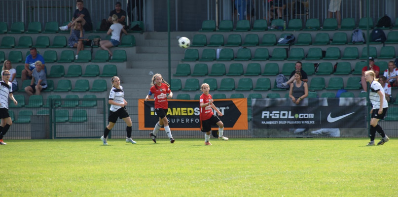 W Uniejowie rozegrano pierwszą edycję "Pajor & Tarczyńska Cup" - turnieju dla młodych piłkarek z roczników 2008-2010. 