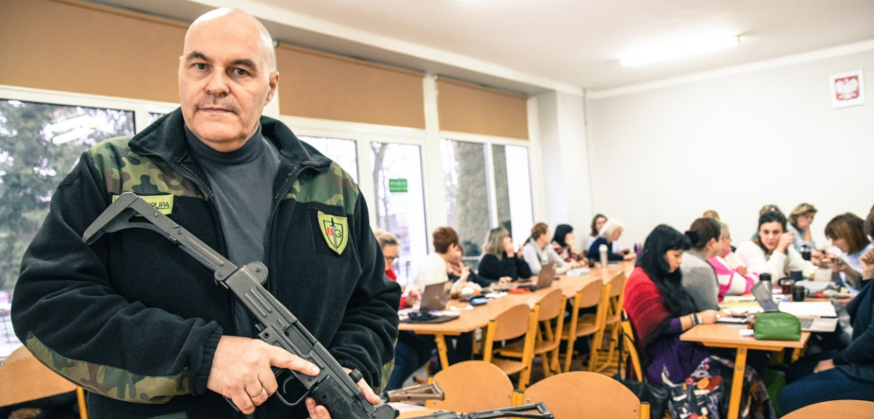 Zajęcia poprowadził Maciej Ustarbowski- były oficer Biura Ochrony Rządu, który zabezpieczał wizyty papieża oraz amerykańskich prezydentów w Polsce.