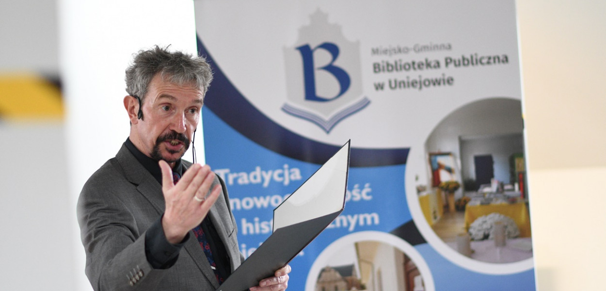 Recital poetycki Piotra Pilarskiego odbył się 17 lutego 2023 r. w siedzibie Miejsko-Gminnej Biblioteki Publicznej w Uniejowie. W programie zatytułowanym „Animus-serce moje” poeta zaprezentował swój cykl „Animus”,wydany w tomiku poezji „Szuflada”.