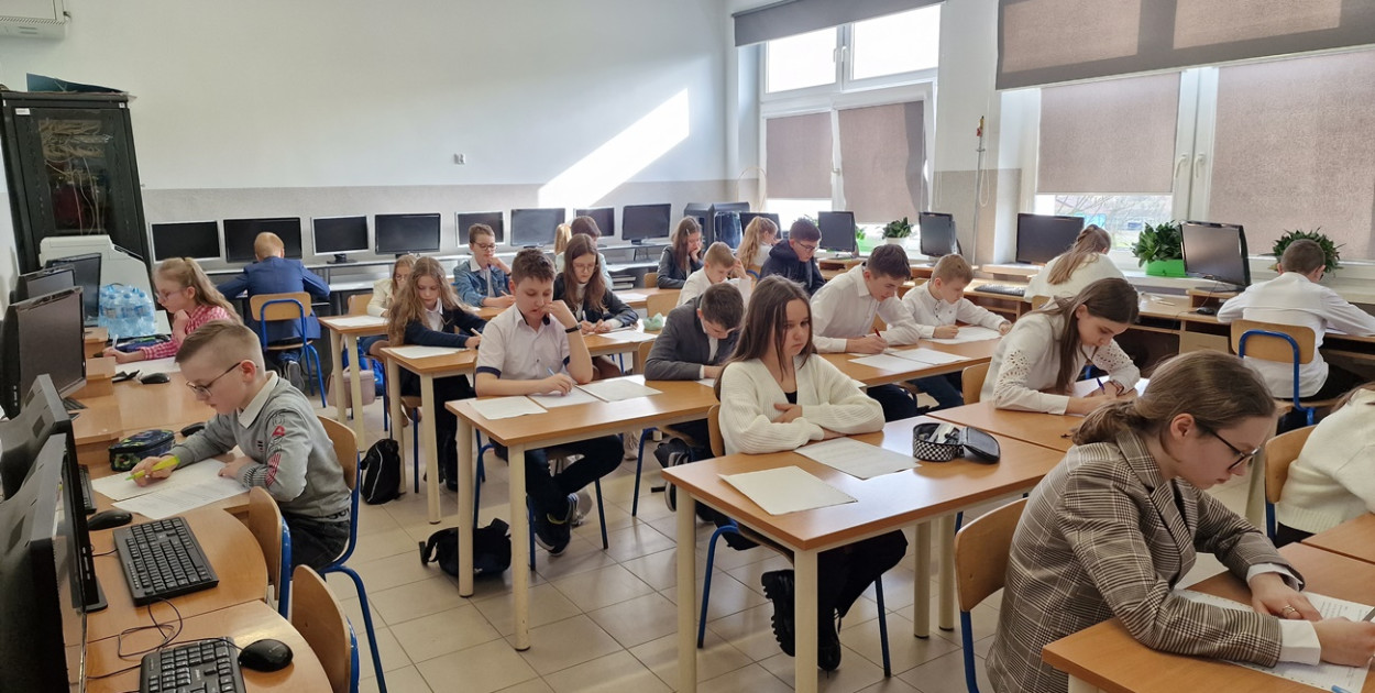 XIII Potyczki Matematyczne, czyli najlepsi matematycy w gminie Uniejów wybrani fot. SP w Wieleninie