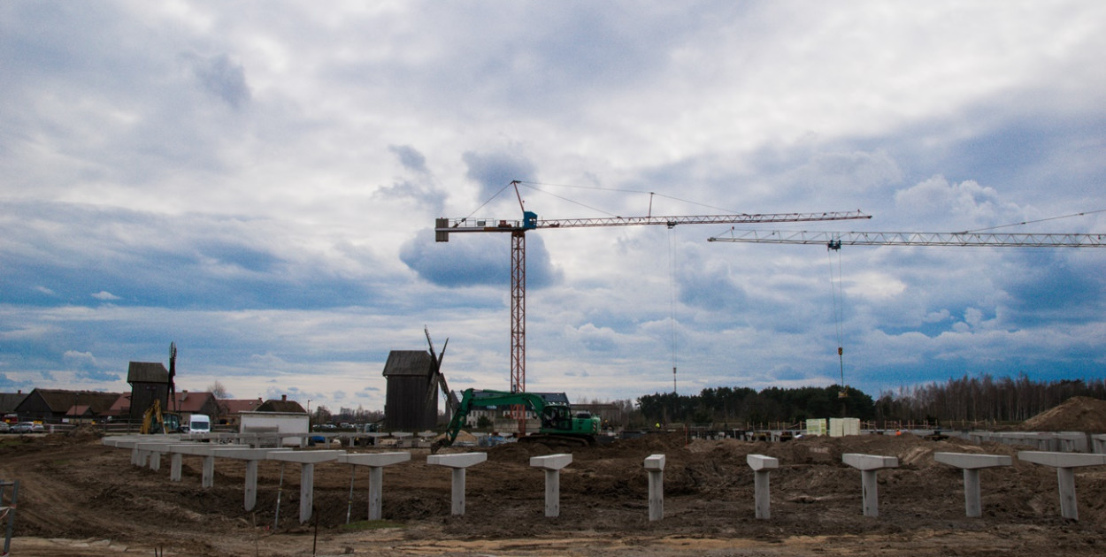 Powstaje tężnia solankowa w Uniejowie. Jak wygląda budowa?