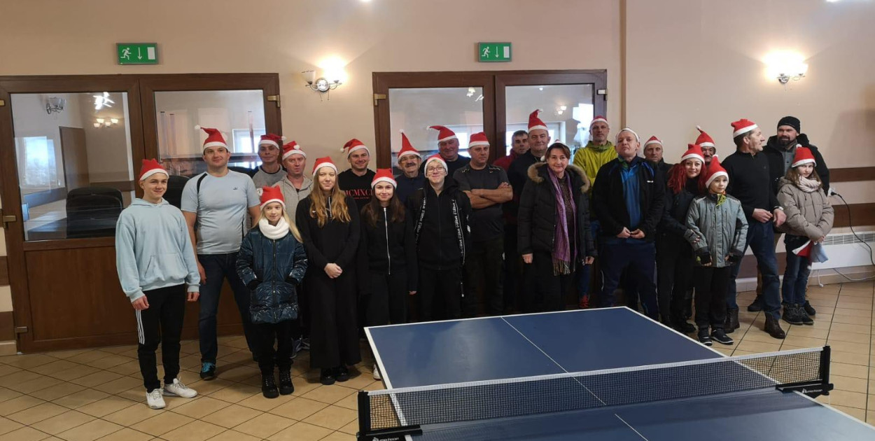 Mikołajkowy Turniej Tenisa Stołowego rozegrano w Ostrowsku. Kto najlepszy?