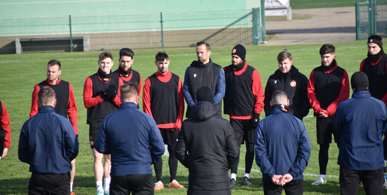 Widzew trenuje w Uniejowie przed derbami już z nowym bramkarzem [FOTO]