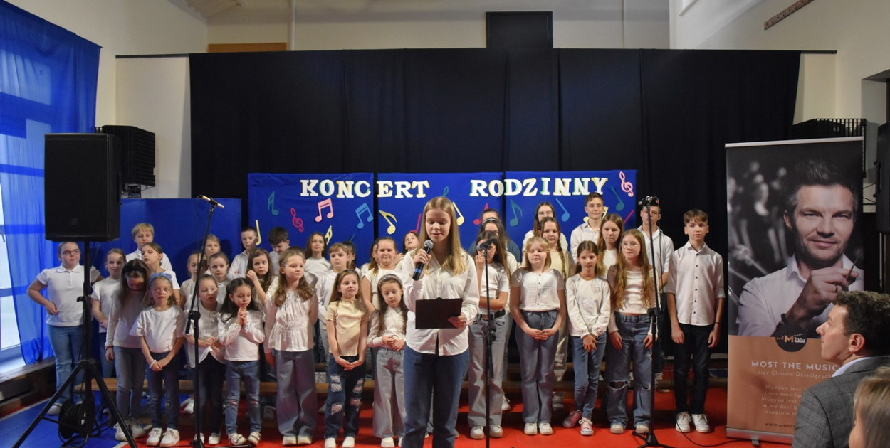 Uniejowska Grupa Wokalna na koncercie rodzinym. Wiadomo, gdzie odbędzie się finał