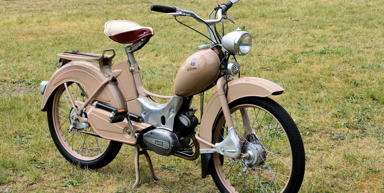 Umowa kupna-sprzedaży motoroweru - co warto wiedzieć?