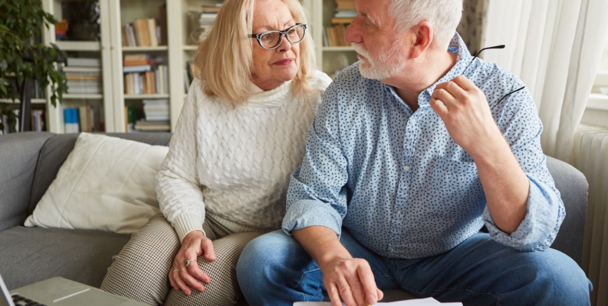 Jak oszczędzać na emeryturę? Zabezpiecz swoją przyszłość dzięki naszym poradom