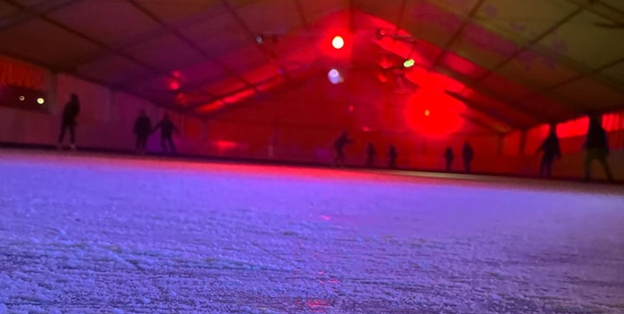 Rusza sezon na łyżwy. Lodowisko w Uniejowie już czynne. Ile zapłacimy za wstęp ?