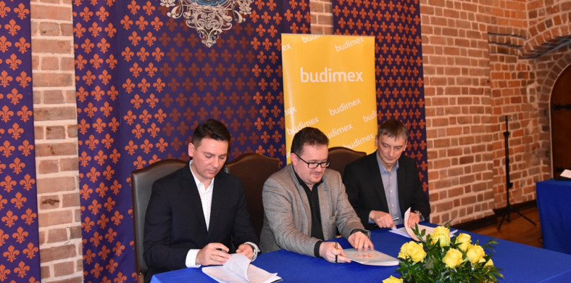 4 grudnia 2017 roku Prezes Zarządu P.G.K. Termy Uniejów Sp. z o.o. w Uniejowie Marcin Pamfil podpisał umowę na roboty budowlane z generalnym wykonawcą- firmą BUDIMEX S.A.