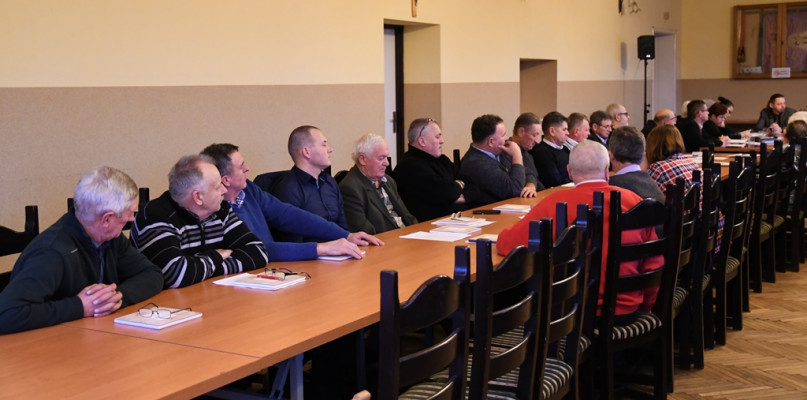 Na zdjęciu sołtysi mijającej kadencji podczas sesji Rady Miejskiej w Uniejowie.