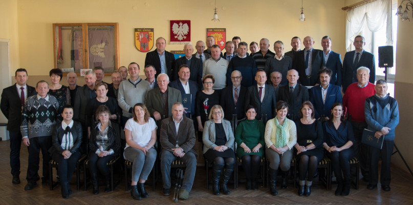 Na zdjęciu sołtysi i władze miejskie Uniejowa.