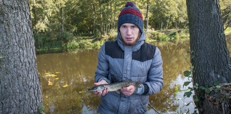 Mimo, że tego dnia wędkarze narzekali na brak ryb, takiego szczupaka złowił jeden z zawodników,  Kamil Zielonka