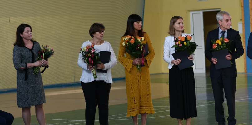 11 października Józef Kaczmarek wręczył nauczycielom z okazji Dnia Edukacji Narodowej nagrody burmistrza.