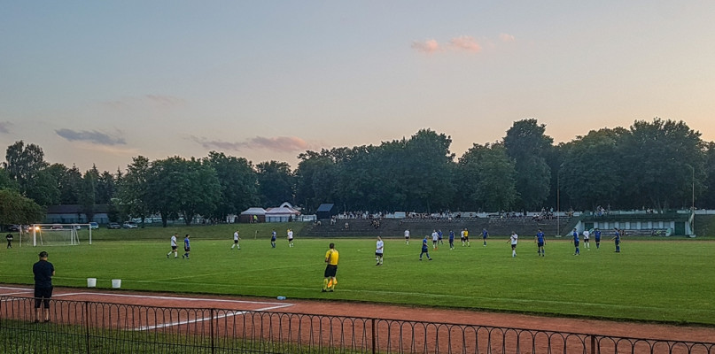 Pierwszy mecz sezonu Termalni rozegrali na wyjeździe w Pabianicach.