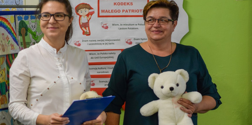 Na zdjęciu od lewej - Marta Pajor - nowa dyrektor Miejskiego Przedszkola w Uniejowie i Romana Kozińska - dotychczasowa dyrektor.