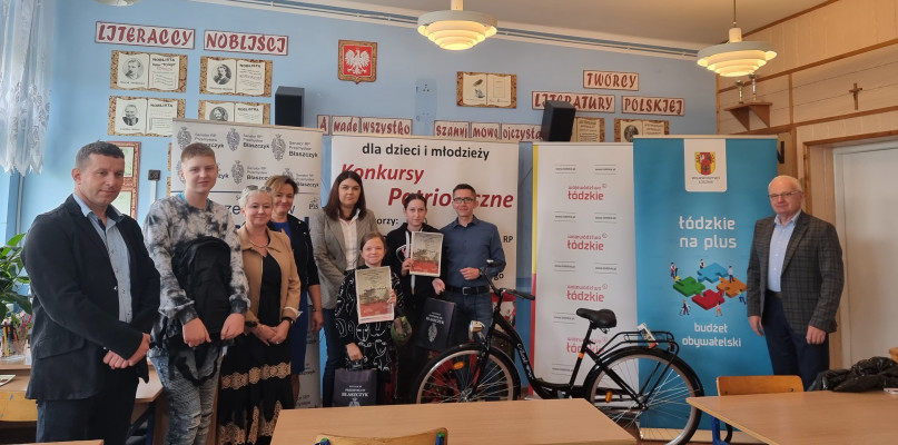 Rozdanie nagród w SP w Wielenienie.materiały organizatora.