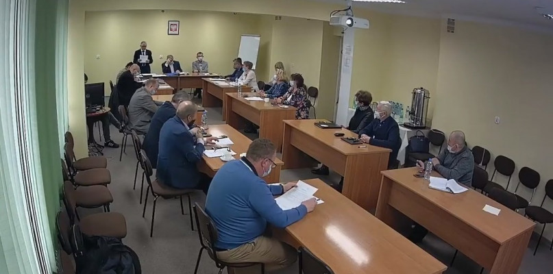 sesja Rady Miejskiej w Poddębicach. źródło:  YouTube