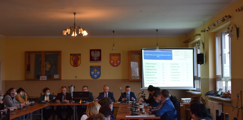 Podczas sesji Rady Miejskiej w Uniejowie 31 grudnia 2021 roku radni jednogłośnie uchwalili budżet gminy na 2022 rok. 