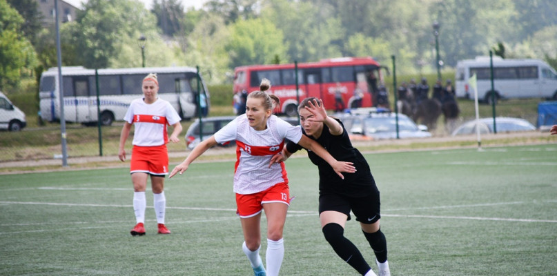 Przez dwa dni w Uniejowie trwa Ogólnopolski Turniej Piłki Nożnej Kobiet i Mężczyzn „Mundial Uniejów”, w którym 25 drużyn walczy o Puchar Komendanta Głównego Policji.