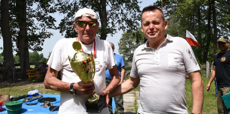 Zawody Spławikowe o Puchar Burmistrza Miasta Uniejowa wygrał Wiesław Mikołajczyk. Turniej rozegrano w  niedzielę 19 czerwca 2022 r. na zbiorniku ,,Kaczka” w Człopach.
